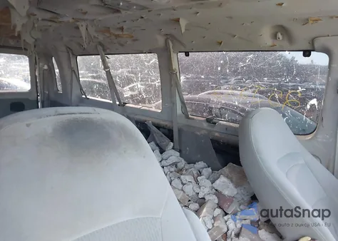 2007 Ford E-350 Super Duty Xl/Xlt z USA, uszkodzony, nr VIN 1FBSS31L57DB02124